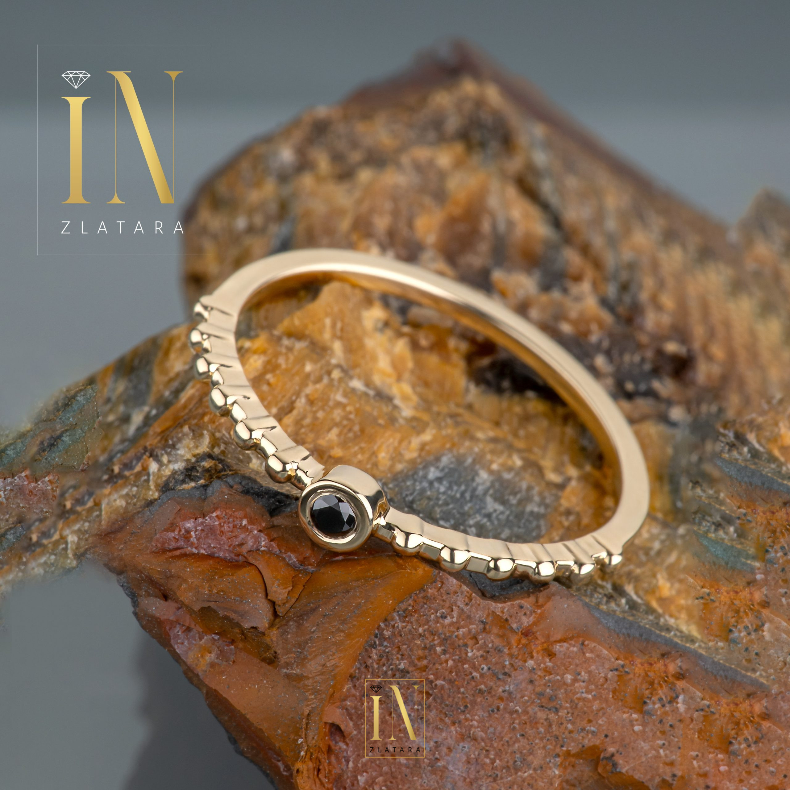 Prsten od žutog zlata sa crnim dijamantom A279