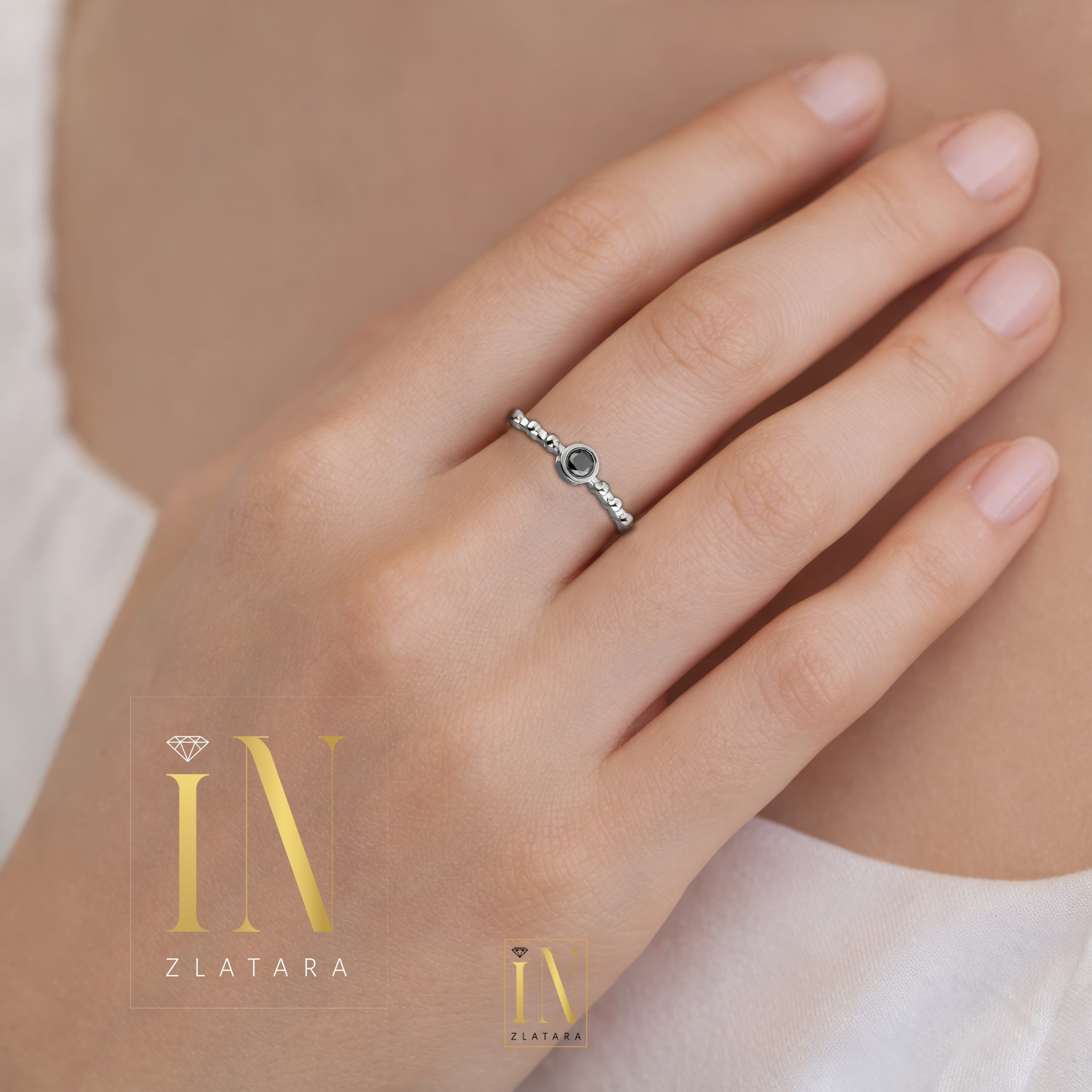 Prsten od belog zlata sa crnim dijamantom - Image 3