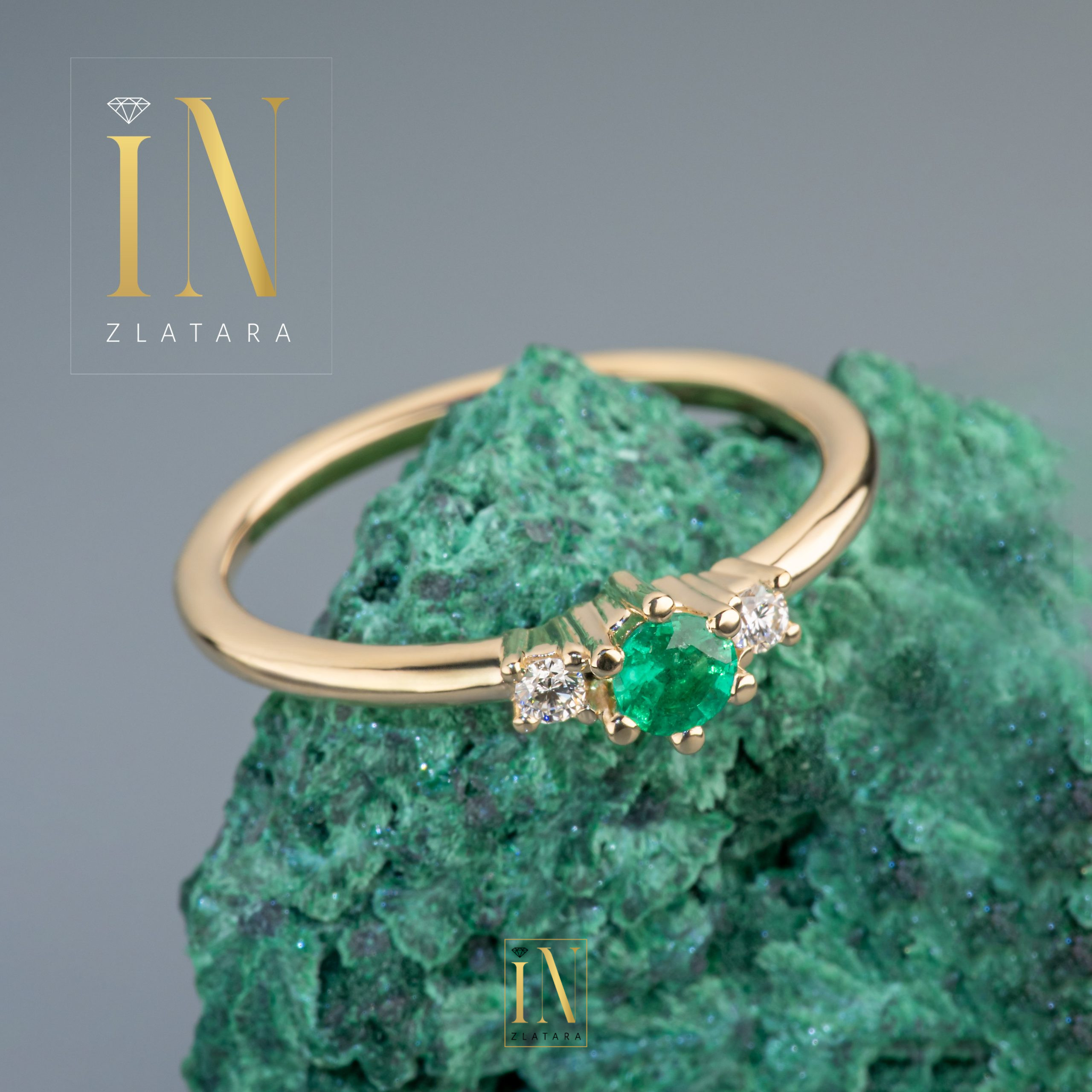 Verenički prsten od žutog zlata sa smaragdom i brilijantima - Image 2